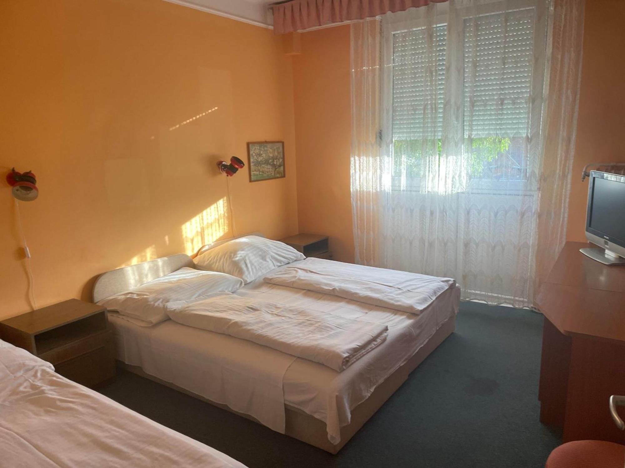 Tifani Szallo Hotel บาลาตอนแลลเล ภายนอก รูปภาพ