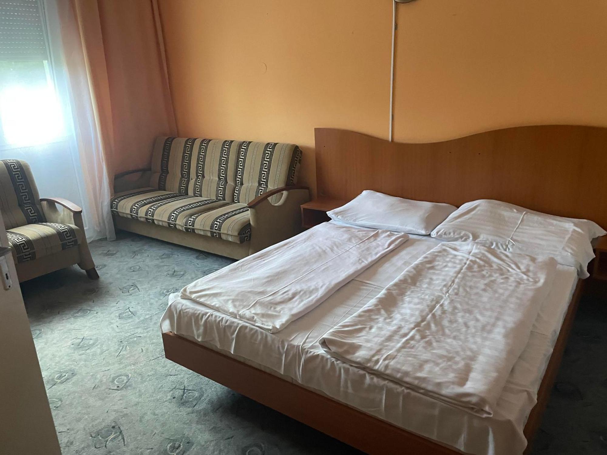 Tifani Szallo Hotel บาลาตอนแลลเล ภายนอก รูปภาพ
