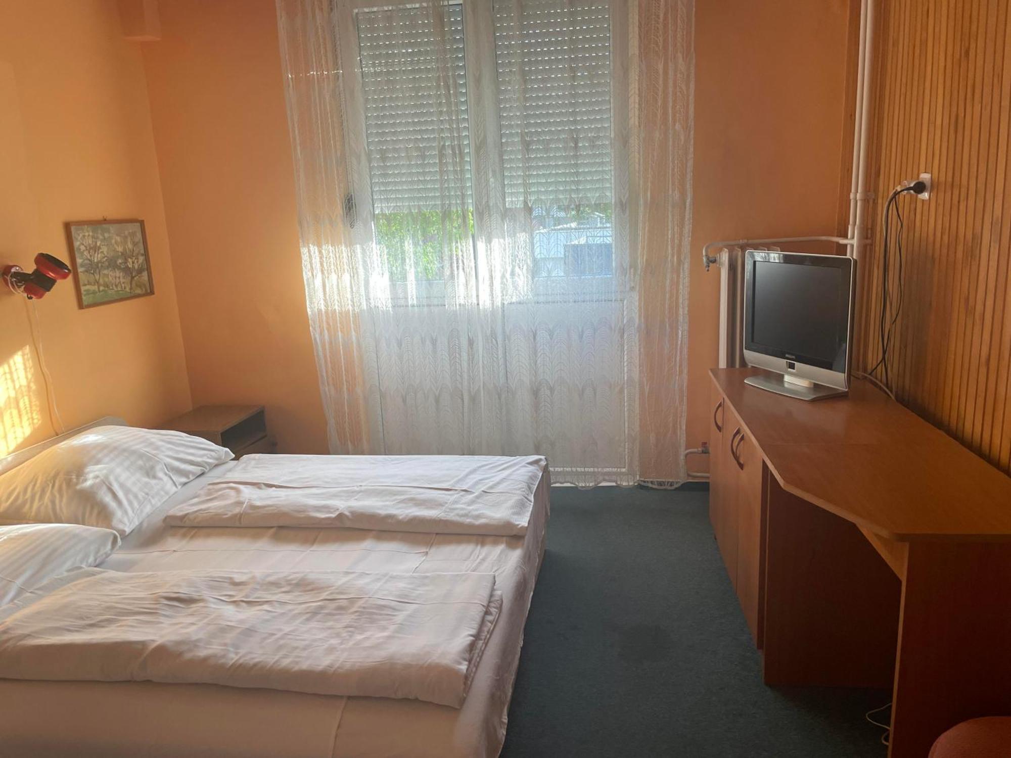 Tifani Szallo Hotel บาลาตอนแลลเล ภายนอก รูปภาพ